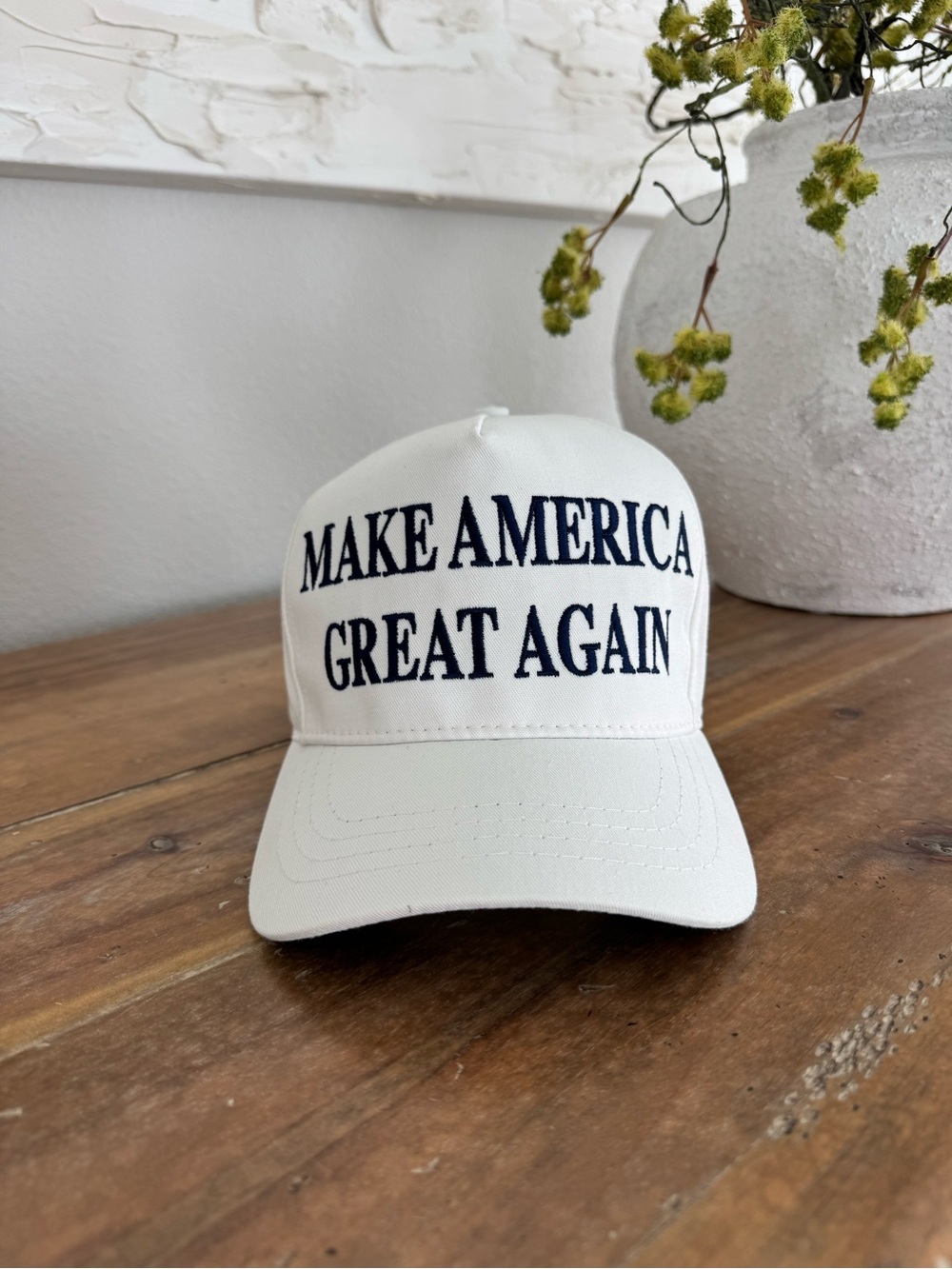 White "Make America Great Again" Trump Embroidered Hat